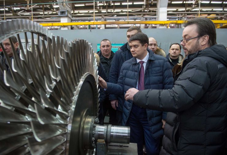 Робоча поїздка Голови Верховної Ради України Дмитра Разумкова до Херсонської, Миколаївської та Одеської областей.
Миколаїв. Ознайомлення з роботою державного підприємства 